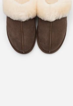 Ugg Scuffette - Slippers - Espresso 11 Ugg Scuffette - Slippers - Espresso -Famous Lady Shoe Store 01c9d6fecfe5436693e5315cf10606ad