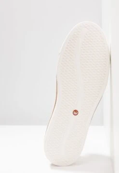 Clarks Un Maui Lace - Trainers - White 14 Clarks Un Maui Lace - Trainers - White -Famous Lady Shoe Store 0fe0440302a14d6da96c46a996f83bd1