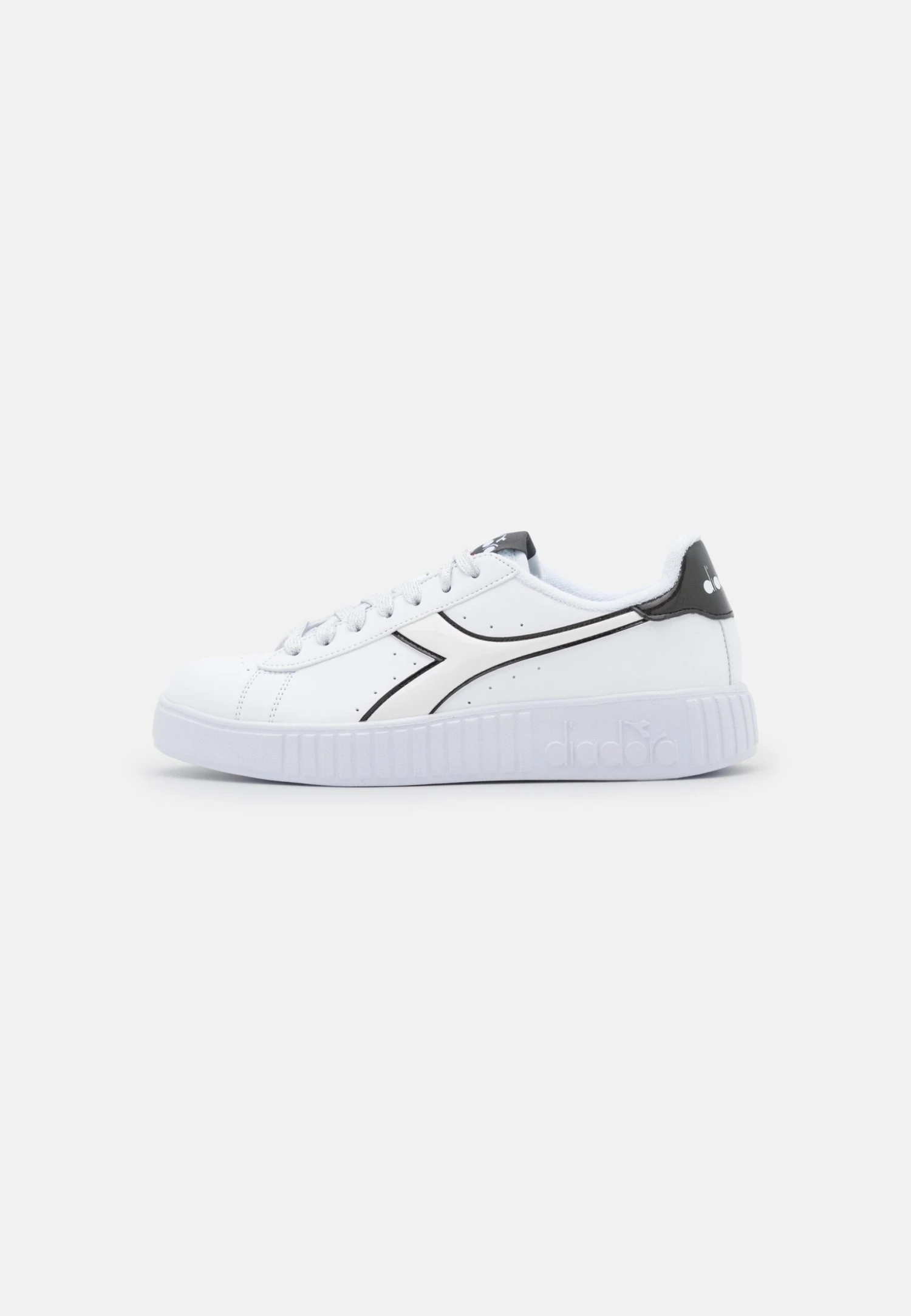 Diadora Step- Trainers - White/Black 2 Diadora Step- Trainers - White/Black - Image 2