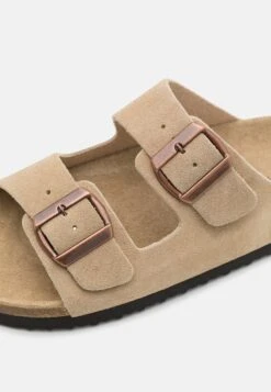Pier One Leather Unisex - Slippers - Beige -Famous Lady Shoe Store 1ac33122e3c841b6b5f9c0afc4c244b0