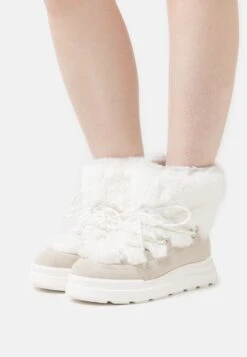 Famous Lady Shoe Store 41 Tamaris Winter Boots - Grey Comb