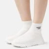 COPENHAGEN Cph198- High-Top Trainers - Off White