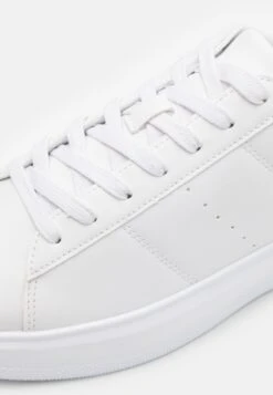 YOURTURN Unisex - Trainers - White -Famous Lady Shoe Store 2ce9dc9f00b648d593f5c3cdbbc00daf