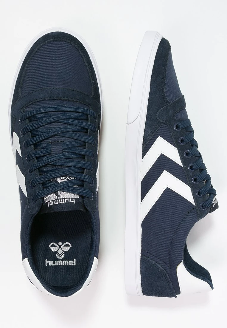 Hummel Slimmer Stadil - Trainers - Dress Blue/White 2 Hummel Slimmer Stadil - Trainers - Dress Blue/White - Image 2