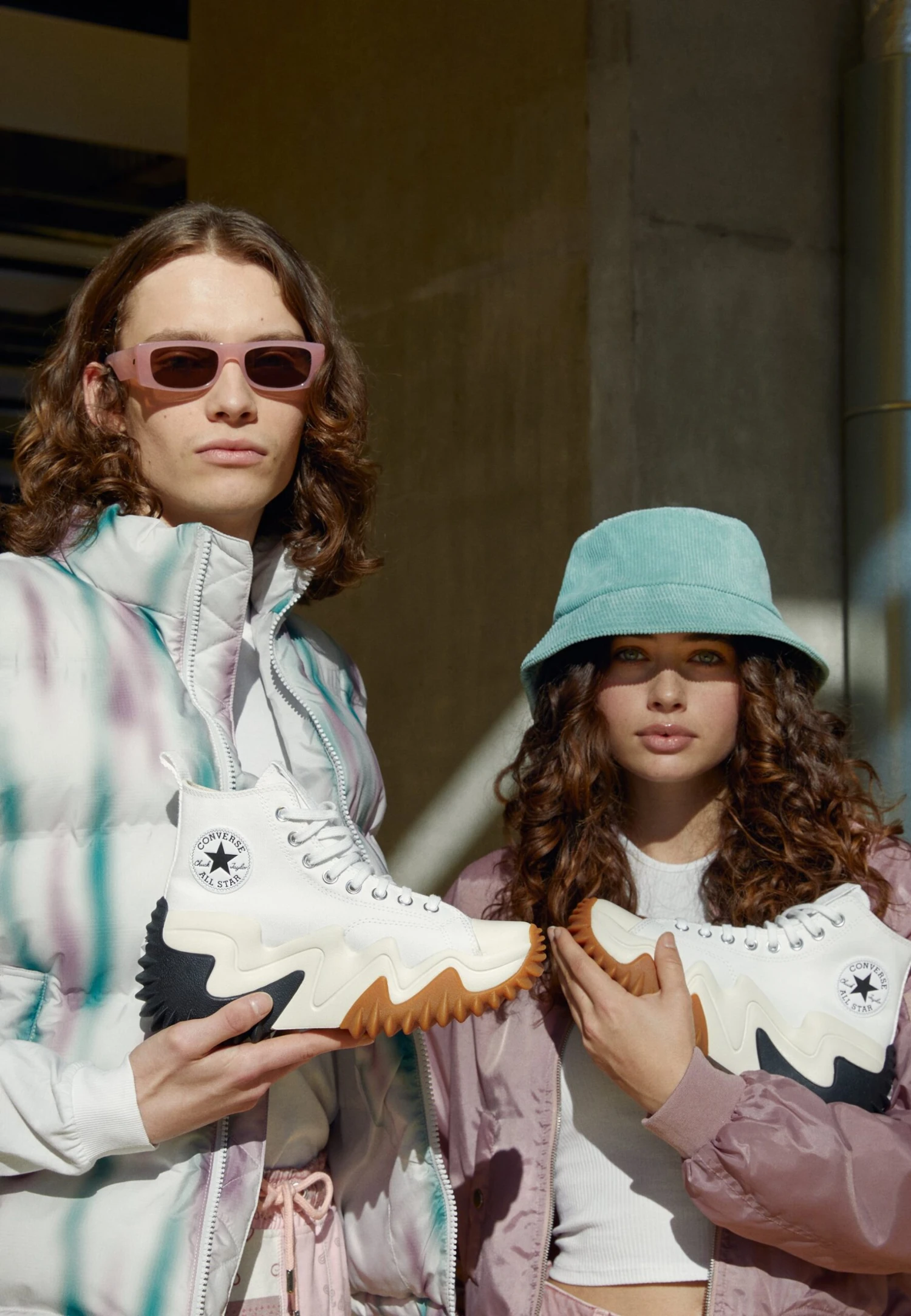 Converse Run Star Motion Canvas Platform Unisex - High-Top Trainers - White/Black/Honey 2 Converse Run Star Motion Canvas Platform Unisex - High-Top Trainers - White/Black/Honey - Image 2