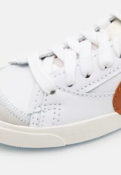 Nike Sportswear Blazer Mid '77 Jumbo Unisex - High-Top Trainers - White/Dark Russet/Sail/Celestine Blue/Team Orange 11 Nike Sportswear Blazer Mid '77 Jumbo Unisex - High-Top Trainers - White/Dark Russet/Sail/Celestine Blue/Team Orange -Famous Lady Shoe Store 47a7522e6b044fb1aee9f7d60f21079e