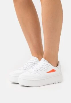 Fila Fxventuno Platform Wmn - Trainers - White/Fiery Coral
