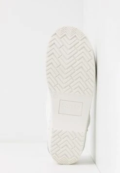 Sanita Original-Prof. - Slip-Ons - White -Famous Lady Shoe Store 63a756e177a0463c902c4dfd08582eb2