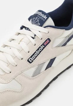 Reebok Classic Classic Leather Unisex - Trainers - Chalk/Vector Navy/Core Black -Famous Lady Shoe Store 696a571448934984811565bc1e6e6ce5