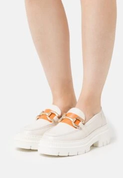 Marco Tozzi By Guido Maria Kretschmer - Slip-Ons - Cream