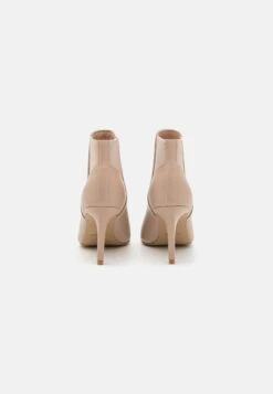 Bianco Biachic Chelsea - Ankle Boots - Nougat 9 Bianco Biachic Chelsea - Ankle Boots - Nougat -Famous Lady Shoe Store 719193053c5c4a59803b3f84b3038641