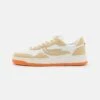 Genesis G-Soley 2.0 2Tone - Trainers - Cornstalk/White