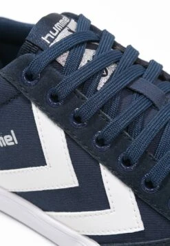 Hummel Slimmer Stadil - Trainers - Dress Blue/White 11 Hummel Slimmer Stadil - Trainers - Dress Blue/White -Famous Lady Shoe Store 74606ffa38f04a1c8174c4936699657c