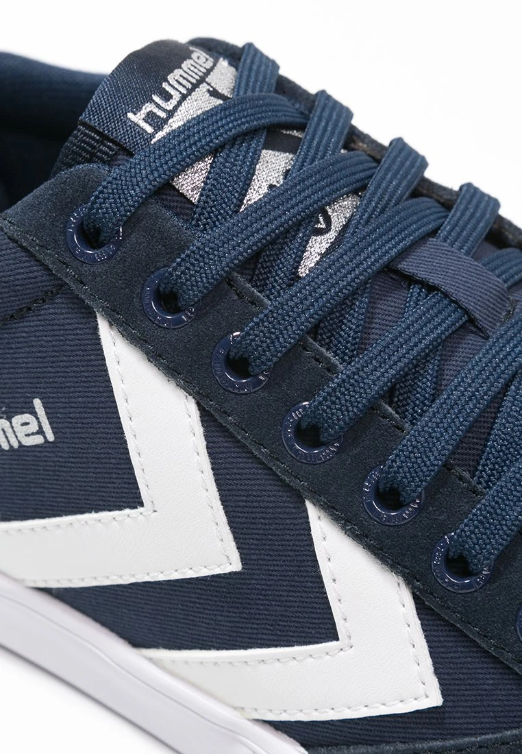 Hummel Slimmer Stadil - Trainers - Dress Blue/White 6 Hummel Slimmer Stadil - Trainers - Dress Blue/White - Image 6