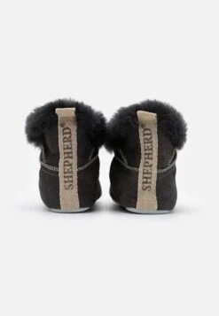 Shepherd Mariette - Slippers - Asphalt 9 Shepherd Mariette - Slippers - Asphalt -Famous Lady Shoe Store 8ad8c49f95394e4c86f77f77ba0cab23