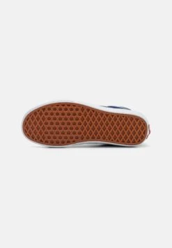 Vans Sk8 Hi Unisex - High-Top Trainers - Color Theory Beacon Blue 10 Vans Sk8 Hi Unisex - High-Top Trainers - Color Theory Beacon Blue -Famous Lady Shoe Store 8eaf6579f9e24162a44ca7f08f772730