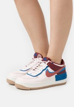 Nike Sportswear W Af1 Shadow - Trainers - Light Soft Pink/Canyon Rust/Fossil Stone/Team Red/Photo Blue/Blue Jay