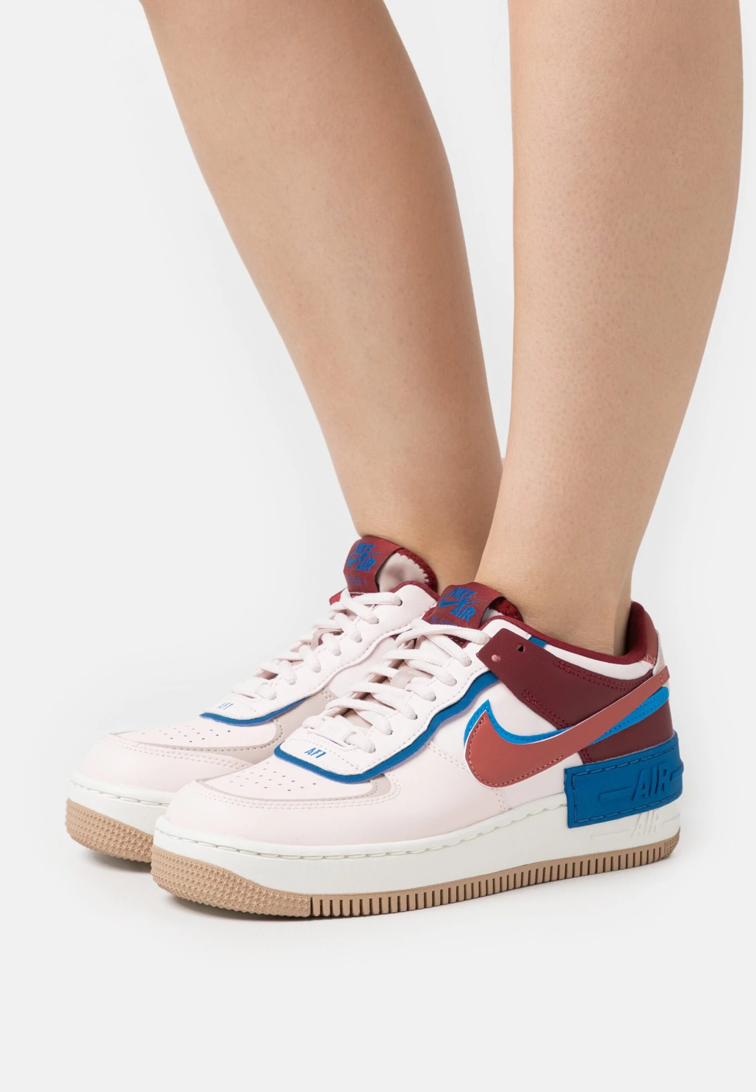 Nike Sportswear W Af1 Shadow - Trainers - Light Soft Pink/Canyon Rust/Fossil Stone/Team Red/Photo Blue/Blue Jay 1 Nike Sportswear W Af1 Shadow - Trainers - Light Soft Pink/Canyon Rust/Fossil Stone/Team Red/Photo Blue/Blue Jay