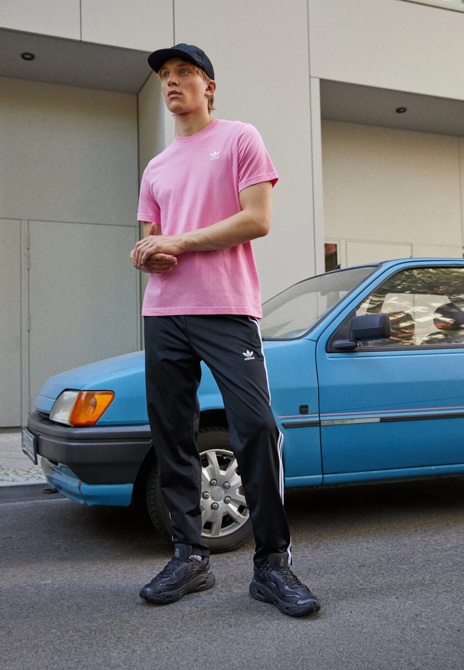 Adidas Originals Oznova Unisex - Trainers - Core Black/Grey Five 3 Adidas Originals Oznova Unisex - Trainers - Core Black/Grey Five - Image 3