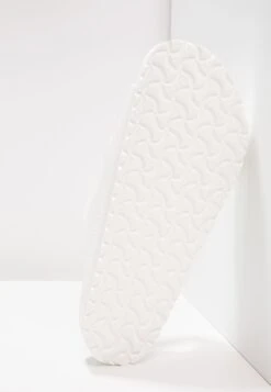 Birkenstock Arizona- Slippers - White -Famous Lady Shoe Store a623c42433144543ae4fd640209b0159