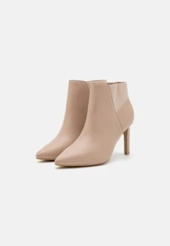 Bianco Biachic Chelsea - Ankle Boots - Nougat 8 Bianco Biachic Chelsea - Ankle Boots - Nougat -Famous Lady Shoe Store a6a0a23c5daf4aa6918f00bd857cbe25