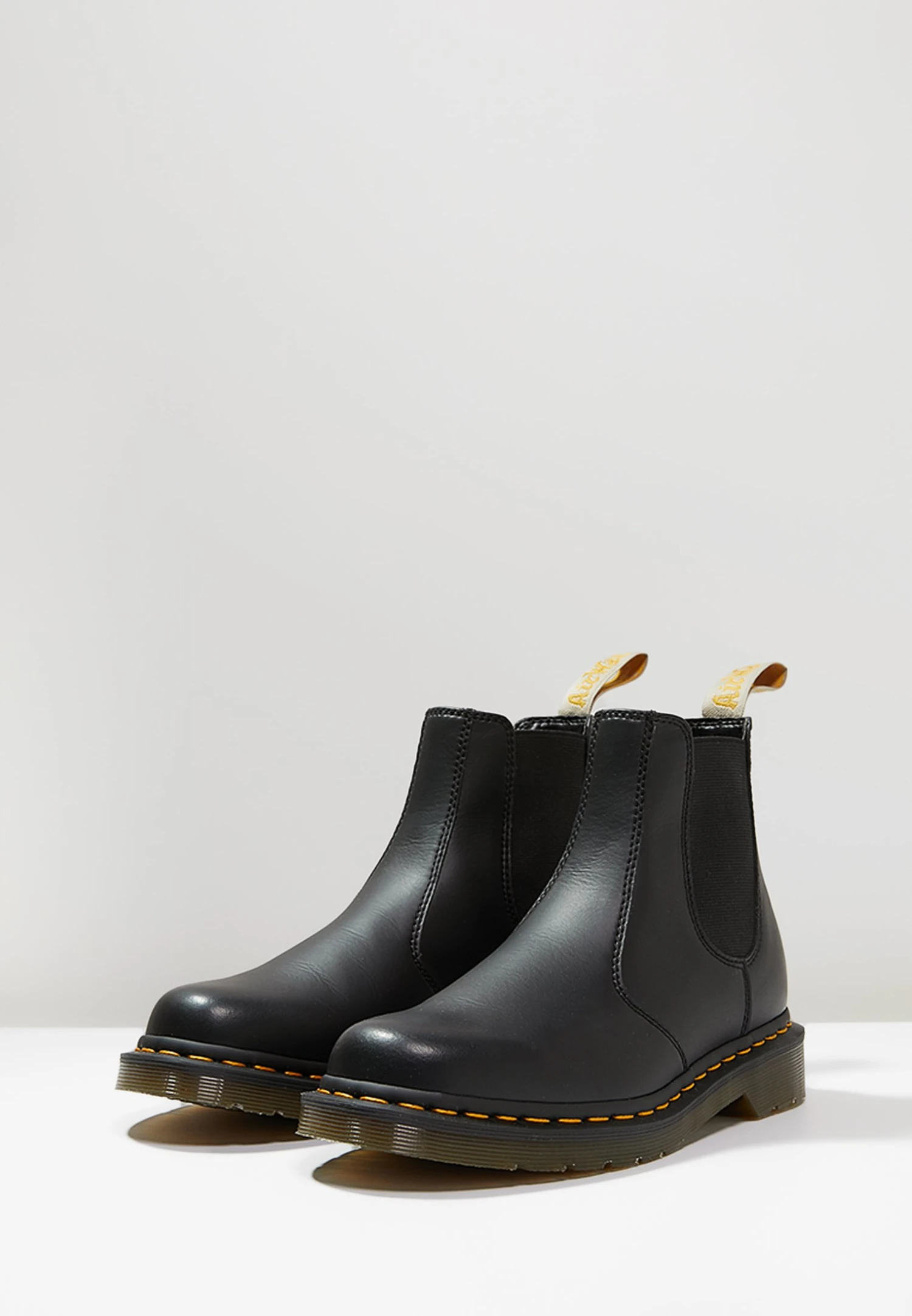 Dr. Martens 2976 Chelsea Vegan - Classic Ankle Boots - Black 5 Dr. Martens 2976 Chelsea Vegan - Classic Ankle Boots - Black - Image 5