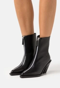 ELLEME Eclair Zipper Boots- Cowboy/Biker Ankle Boot - Black