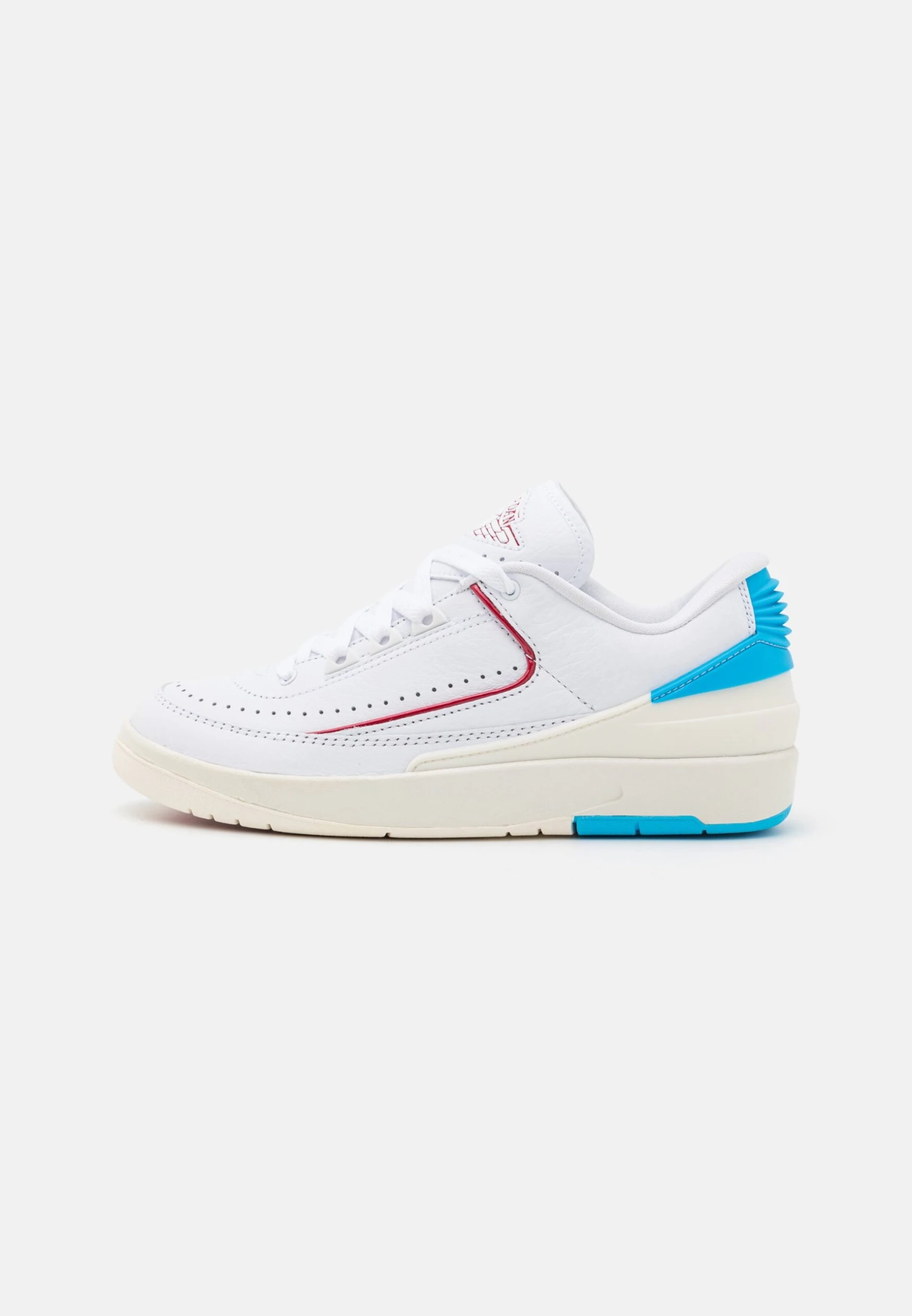 Air Jordan 2 Retro - Trainers - White/Fire Red/Dark Powder Blue 2 Air Jordan 2 Retro - Trainers - White/Fire Red/Dark Powder Blue - Image 2