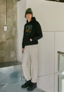 Vans Sk8 Hi Gore Tex Mte Unisex - High-Top Trainers - Blackout -Famous Lady Shoe Store cff931b42f3c432cbf4ab304020f084c