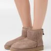 Ugg Classic Mini - Classic Ankle Boots - Caribou