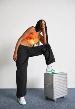 Adidas Originals Forum - Trainers - Footwear White/Green/Lucid Pink -Famous Lady Shoe Store d7ecc063b9564d7a86c6a3003687cf73