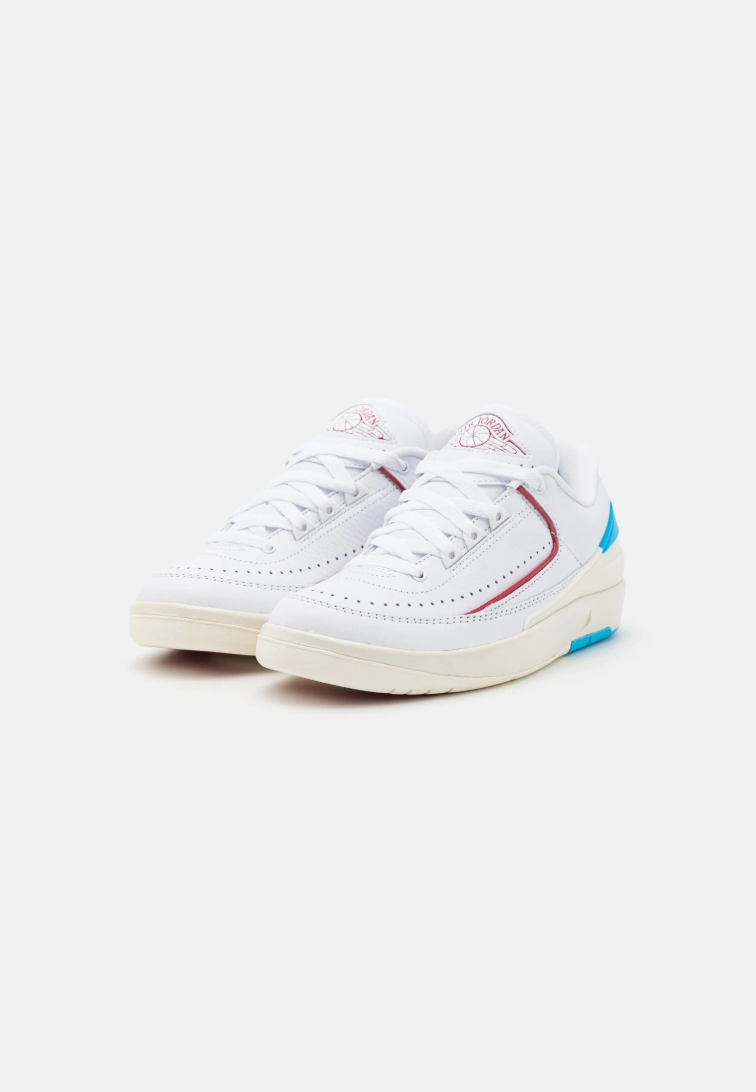 Air Jordan 2 Retro - Trainers - White/Fire Red/Dark Powder Blue 3 Air Jordan 2 Retro - Trainers - White/Fire Red/Dark Powder Blue - Image 3