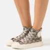 MISBHV Army Monogram - High-Top Trainers
