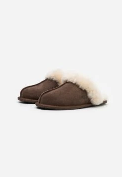Ugg Scuffette - Slippers - Espresso 8 Ugg Scuffette - Slippers - Espresso -Famous Lady Shoe Store e36724627b24491195389d033c76affe