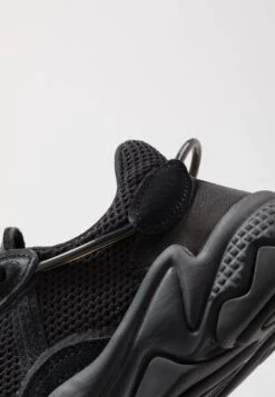 Adidas Originals Ozweego - Trainers -Famous Lady Shoe Store e52f613dd7794332b9c4ed4928fda717