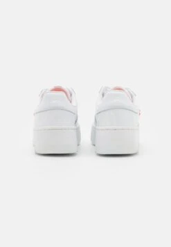 Fila Fxventuno Platform Wmn - Trainers - White/Fiery Coral 9 Fila Fxventuno Platform Wmn - Trainers - White/Fiery Coral -Famous Lady Shoe Store f2ad7e4e8e654fed9fa1b7bc26675b8f