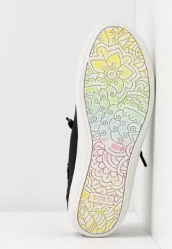 Skechers Bobs Cute - Trainers - Black 10 Skechers Bobs Cute - Trainers - Black -Famous Lady Shoe Store f596e3b2d9c441049593ed4bd047d63d