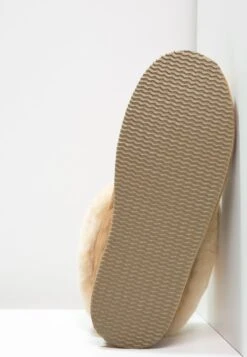 Shepherd Lena - Slippers - Chestnut 13 Shepherd Lena - Slippers - Chestnut -Famous Lady Shoe Store ff81e414d68447afb18c574629b5dbbc
